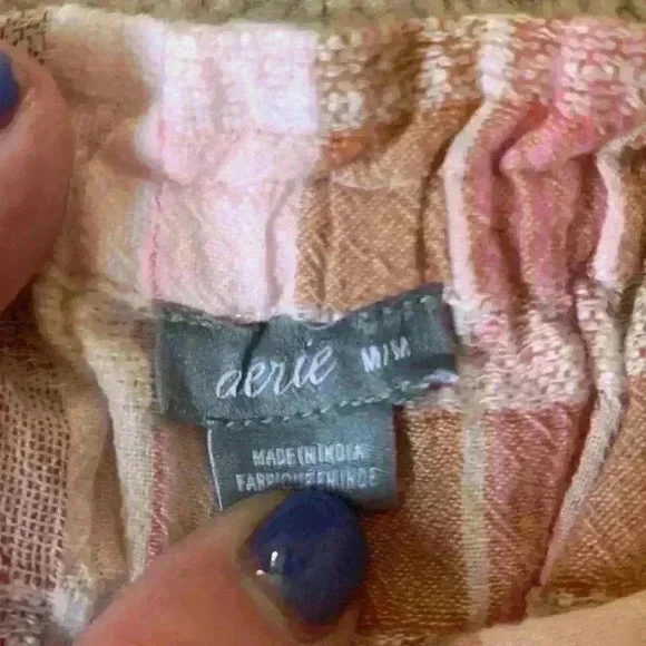 Aerie crop blouse with off the shoulder style. - Picture 2 of 3